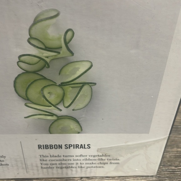 Marta Steward table spiralizer - Picture 9 of 15